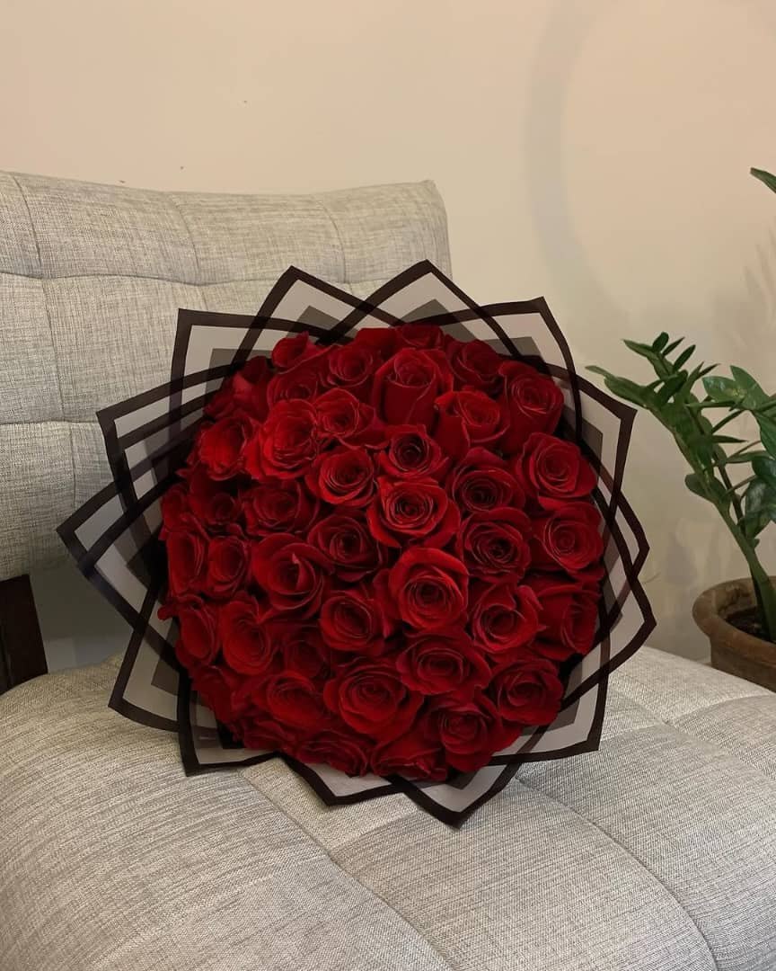 Ramo de rosas rojas